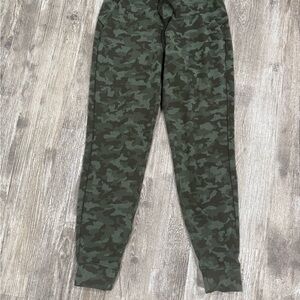 Lululemon Camo Jogger Pants - Green